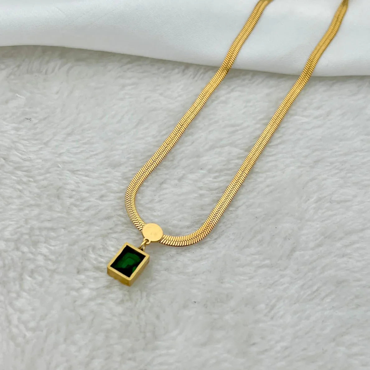 Green Emrald Square Necklace